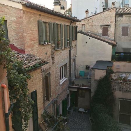 Ferienwohnung Res. CENTRO STORICO Fano Exterior foto
