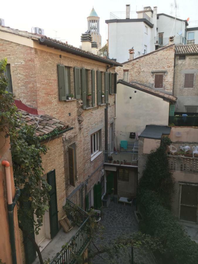Ferienwohnung Res. CENTRO STORICO Fano Exterior foto